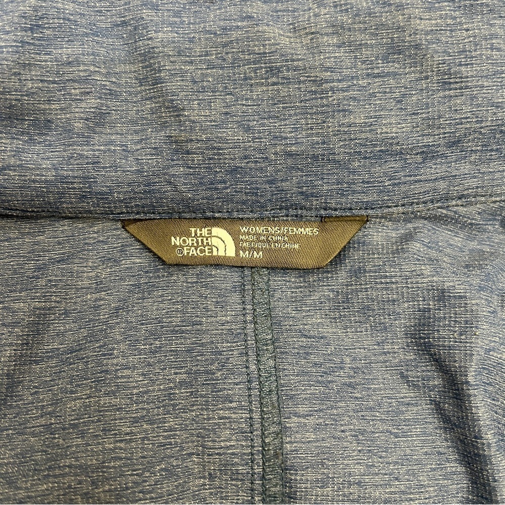 The North Face Lightweight Packable Women's Utility Jacket in Blue - Picture 4 of 9